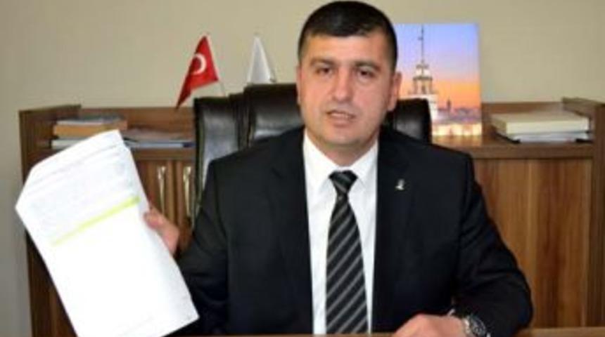 Kimse Ak Parti &uuml;zerinden siyaset yapmasın