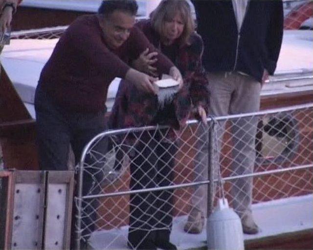 İsvi&ccedil;reli Ressamın K&uuml;lleri Vasiyeti &Uuml;zerine Marmaris K&ouml;rfezine D&ouml;k&uuml;ld&uuml; 2