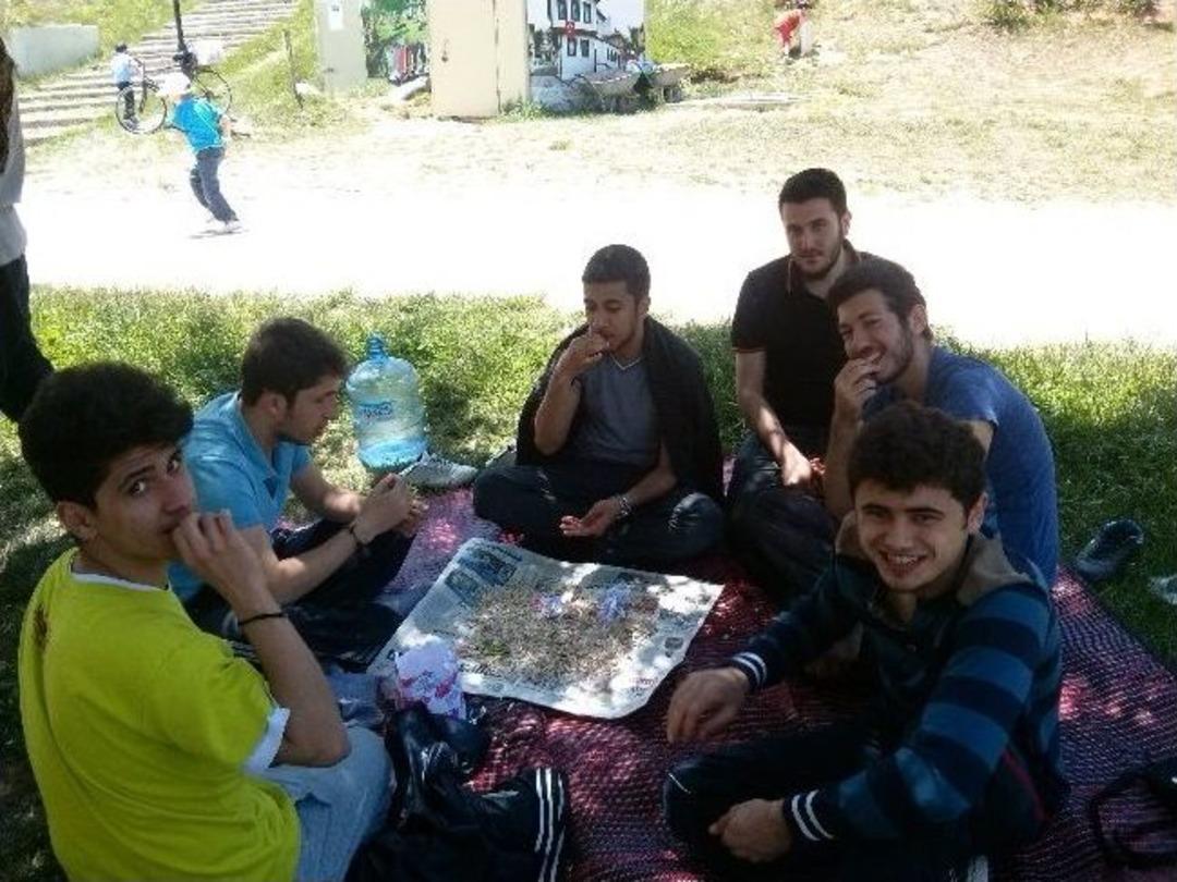 G&uuml;zel Hava Ve Tatil Eskişehirlileri Sokağa D&ouml;kt&uuml;