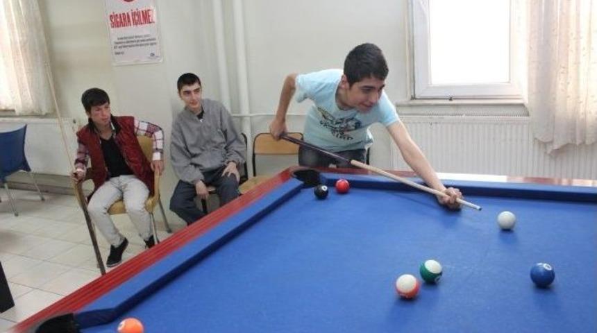 Gamek, Gen&ccedil;lere Turnuva D&uuml;zenledi