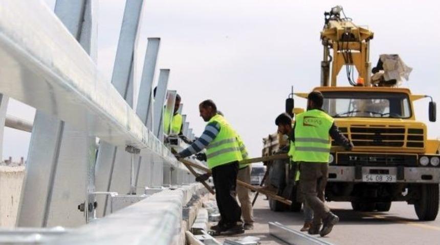 Ankara B&uuml;y&uuml;kşehir, Oto Korkuluk Yapımını S&uuml;rd&uuml;r&uuml;yor