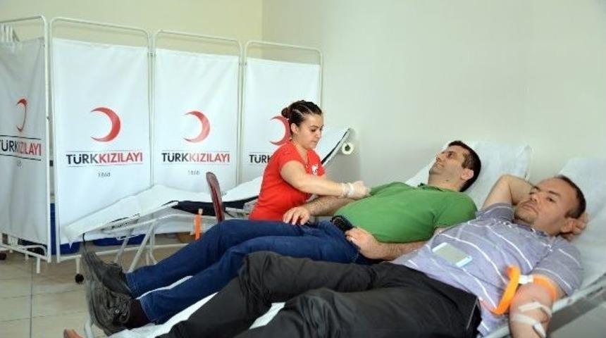 Adana Bt&uuml;&rsquo;de Kan Bağışı Kampanyası