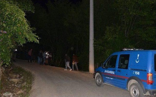 Atv Aracı U&ccedil;uruma Yuvarlandı: 1 &Ouml;l&uuml;, 4 Yaralı 1