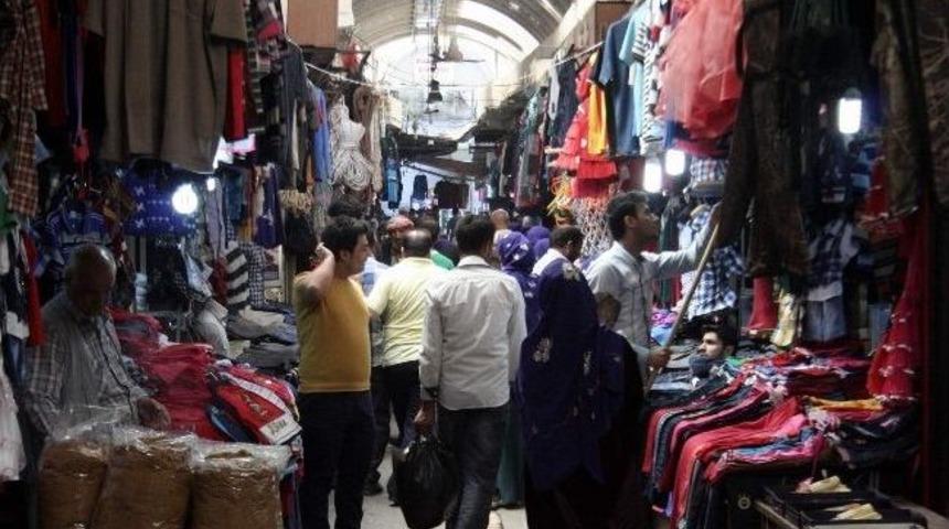 Urfa Esnafının, Y&uuml;z&uuml; G&uuml;lmeye Başladı