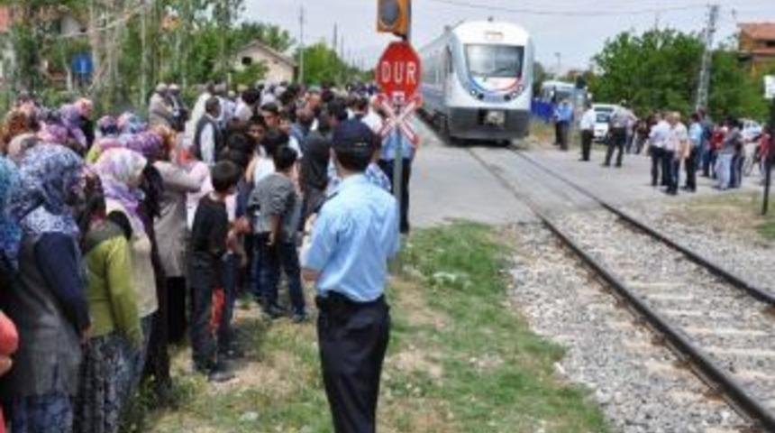 Konya&rsquo;da 2 Kişinin &Ouml;ld&uuml;ğ&uuml; Hemzemin Ge&ccedil;itte Eylem