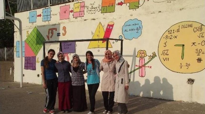 Fak&uuml;lte &Ouml;ğrencilerinden 'herkes Matematik &Ouml;ğrenebilir' Projesi