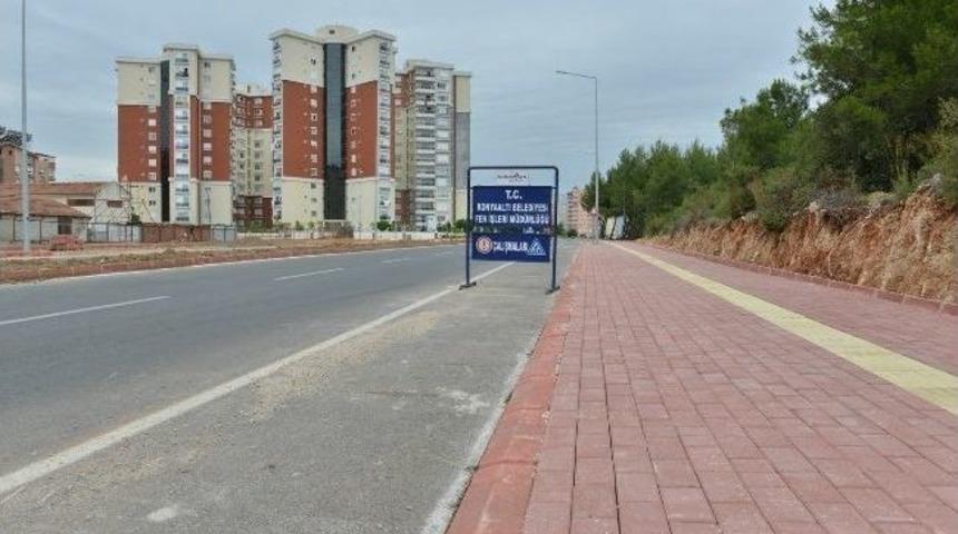 Konyaaltı&rsquo;nda Kaldırım &Ccedil;alışmaları Devam Ediyor