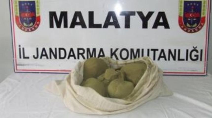 Tren Ve Yolcu Otob&uuml;s&uuml;nde Esrar Ele Ge&ccedil;irildi