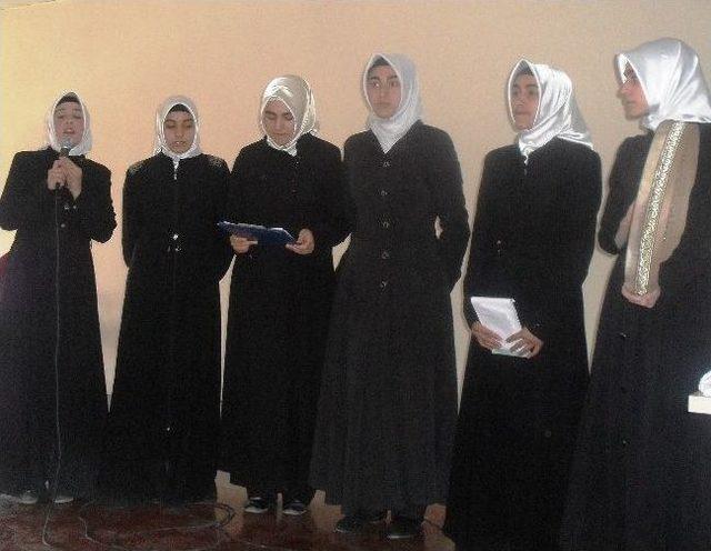 Erciş’te ‘saadet Ve Samimiyetin Kaynağı Aile’ Konulu Konferans 1