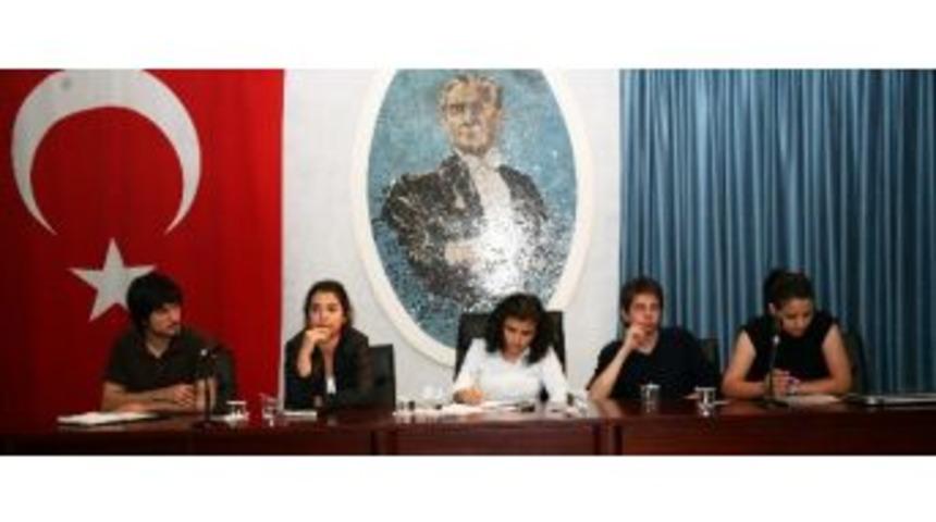 Ga&uuml;n&rsquo;de K&uuml;rs&uuml; Gen&ccedil;likte