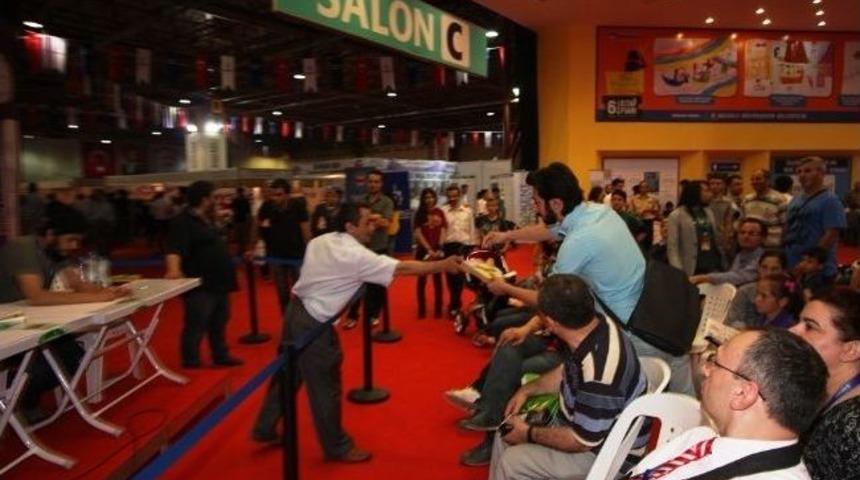 Kocaeli Kitap Fuarı'nda Nadide Eserler Sahiplerini Buldu