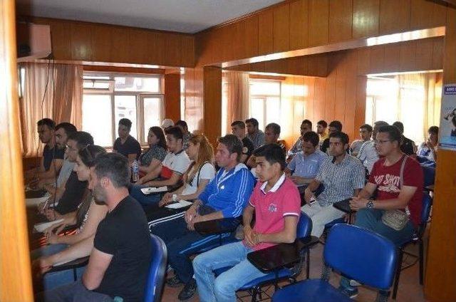 Voleybol Aday Hakem Kursu Devam Ediyor