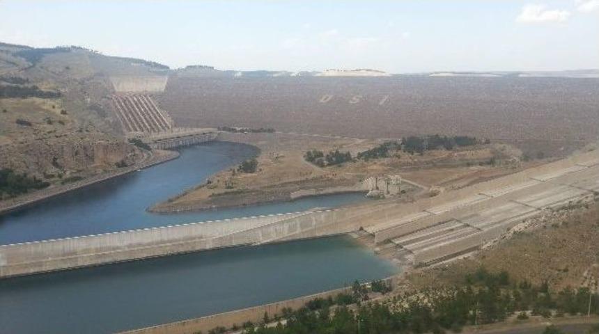 Hk&uuml; İnşaat M&uuml;hendisliği B&ouml;l&uuml;m&uuml; &Ouml;ğrencileri Atat&uuml;rk Barajı&rsquo;nda