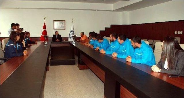 Ad&uuml;&rsquo;de Duble Şampiyonluk Sevinci 2