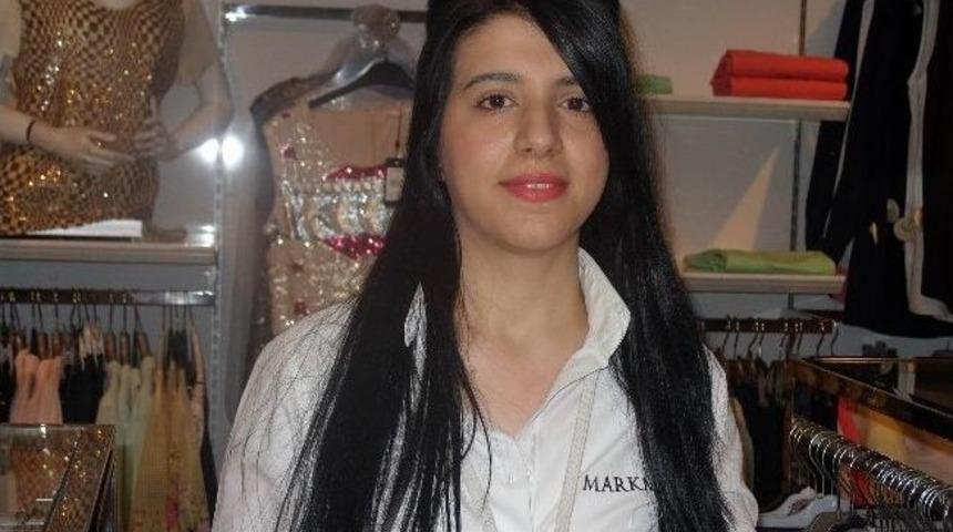 Sıcak Havalarla Birlikte A&ccedil;ık Renk Giysiler Reyonlardaki Yerini Aldı