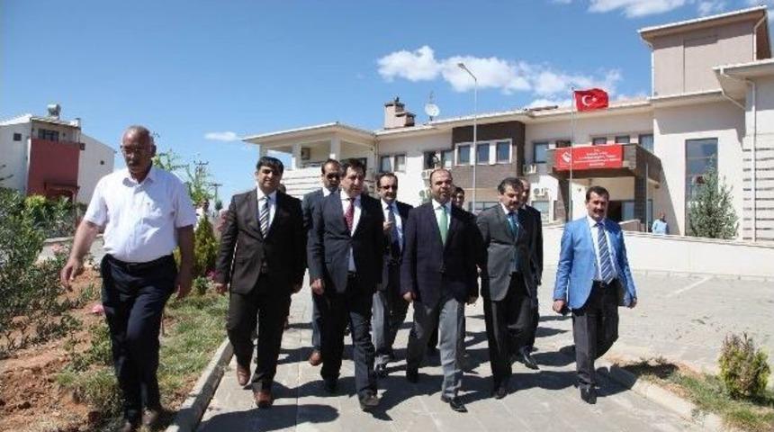 Vali K&uuml;&ccedil;&uuml;k Rehabilitasyon Merkezini Ziyaret Etti