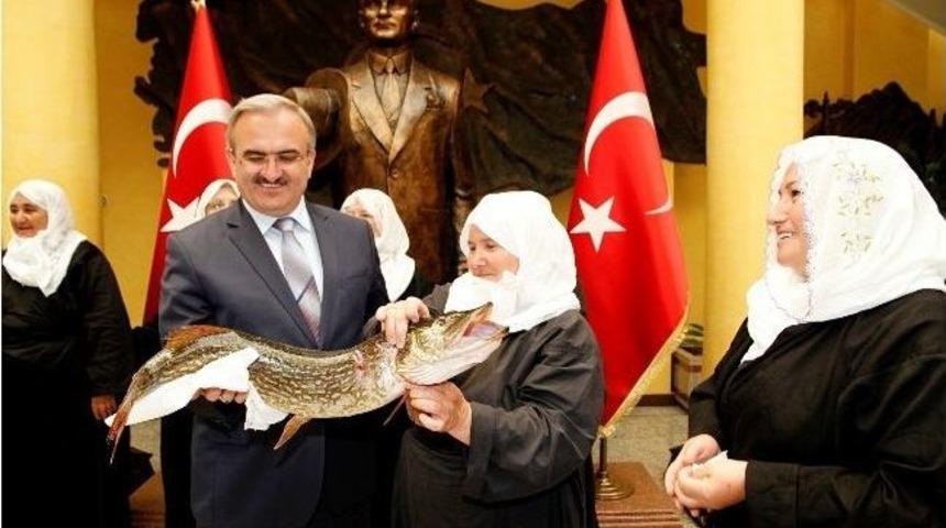 Balık&ccedil;ı Kadınların Valilik &Ccedil;ıkarması