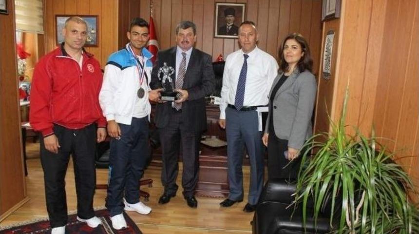 Gen&ccedil;lik Spor İl M&uuml;d&uuml;r&uuml; Arslan, Avrupa 2.'sini Ağırladı