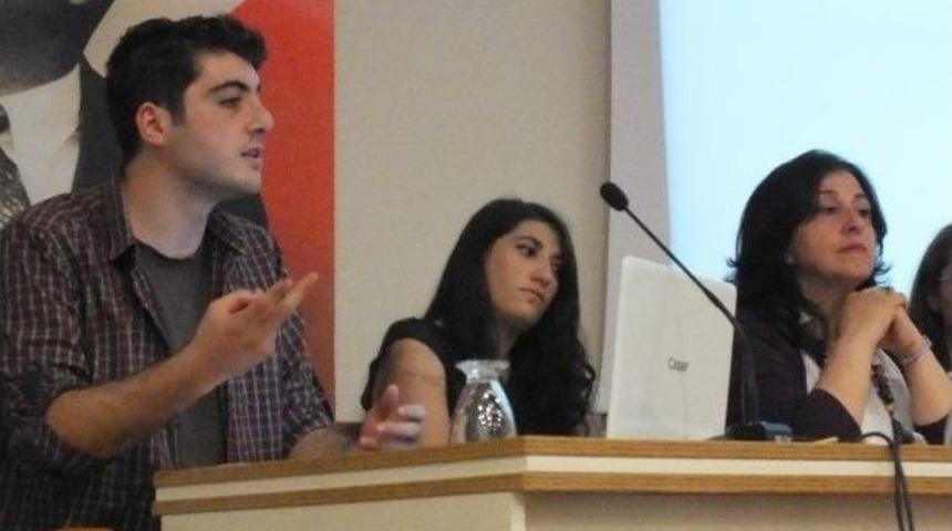 &Uuml;niversite &Ouml;ğrencilerinden Panel