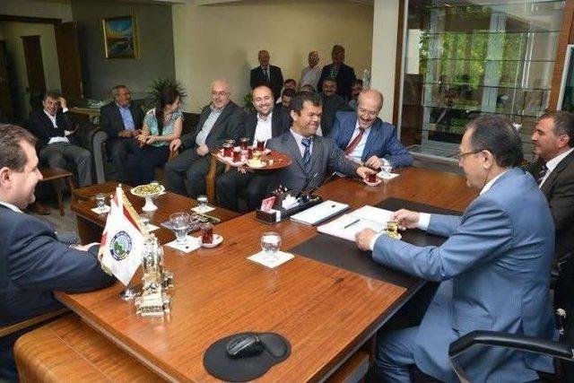 Başkan Uğur, Bigadiç te Temaslarda Bulundu 1