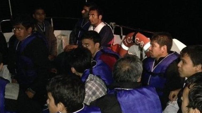 Sahil G&uuml;venlik&rsquo;ten Ege Denizi&rsquo;nde G&ouml;&ccedil;men Operasyonu