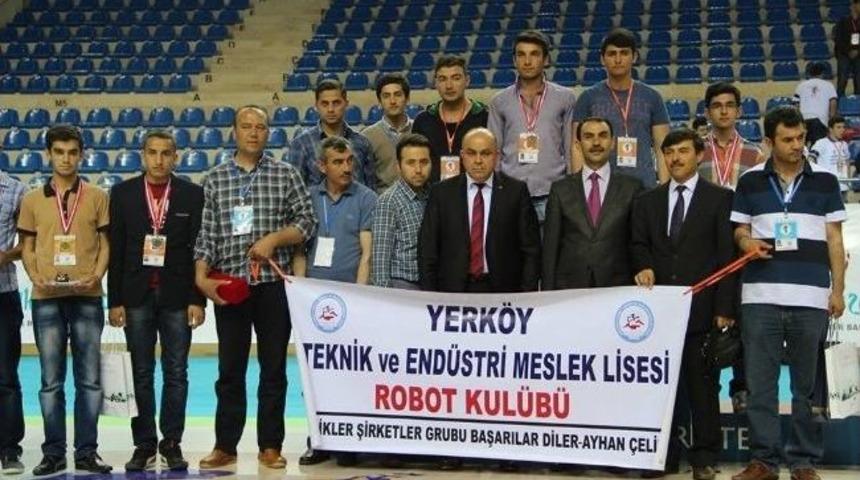 Yerk&ouml;y End&uuml;stri Meslek Lisesi Robot Yarışmasında Birinci Oldu