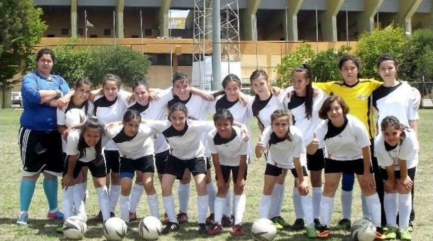 Bu Kızlar Alkışlanır