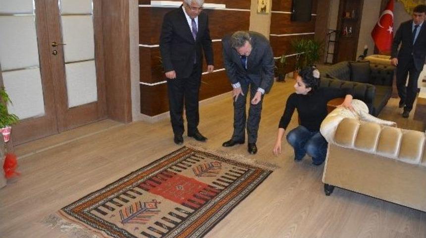 Bel&ccedil;ika B&uuml;y&uuml;kel&ccedil;isinden Kars Belediye Başkanına Ziyaret