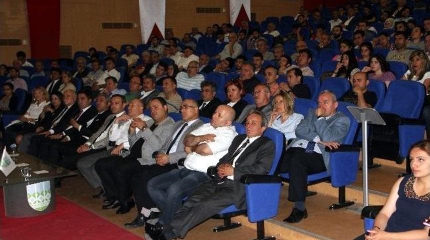 Kb&uuml;&rsquo;de &lsquo;d&uuml;nya,t&uuml;rkiye,b&ouml;lgemiz Ve Politik Gelişmeler&rsquo; Konulu Konferans D&uuml;zenlendi