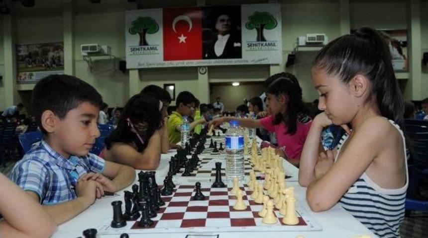 Şehitkamil Belediyesi Satran&ccedil; Gen&ccedil;lik Kupaları Sahiplerini Buldu