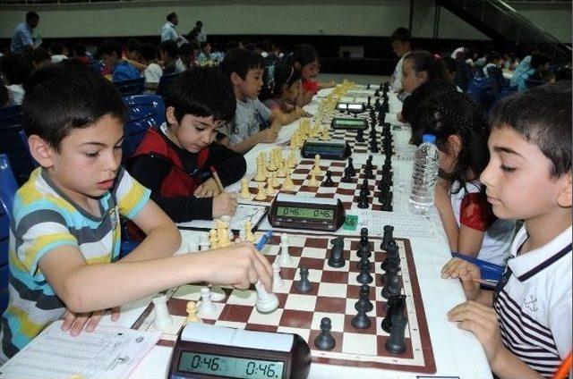 Şehitkamil Belediyesi Satran&ccedil; Gen&ccedil;lik Kupaları Sahiplerini Buldu 1