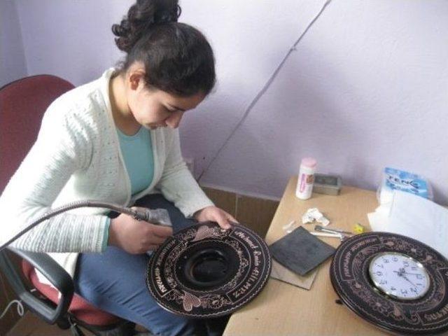 Kuluncak’ta Bayanlara İstihdam Kapısı 1