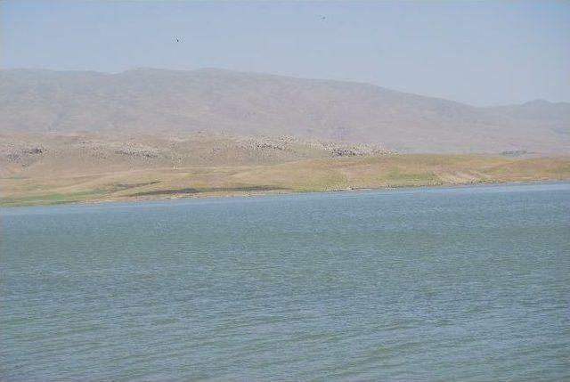 Patnos&rsquo;un Su Sorunu &Ccedil;&ouml;z&uuml;l&uuml;yor 2