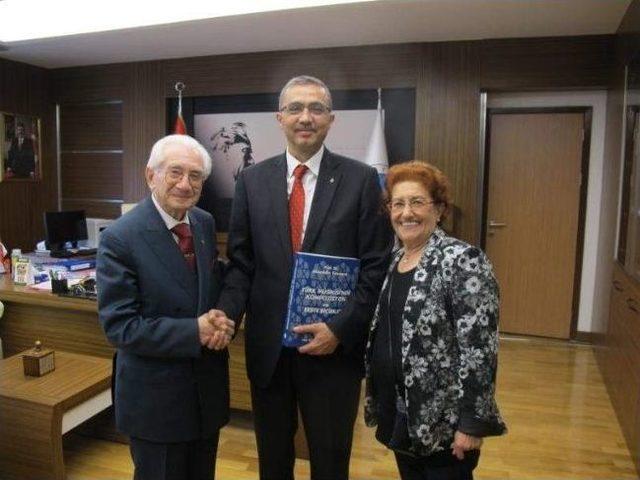 Ünlü Bestekar Prof. Dr. Alaeddin Yavaşça, 7 Aralık Üniversitesi’ni Ziyaret Etti