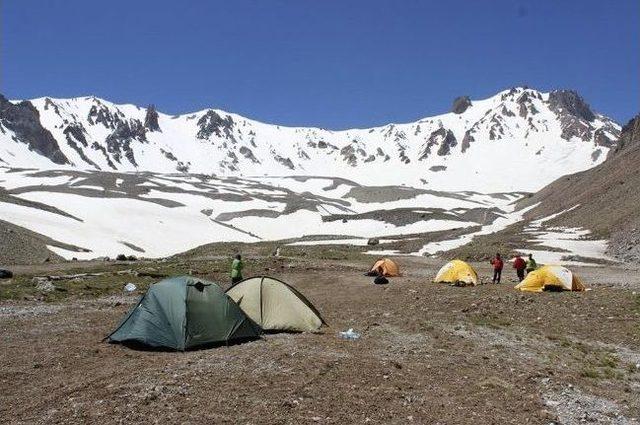 Omü’lü Dağcılar Soma İçin Zirve Yaptı