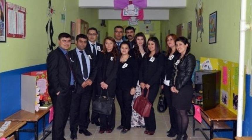 K&ouml;m&uuml;rl&uuml; K&ouml;y&uuml; Ortaokulu&rsquo;nda Bilişim Fuarı