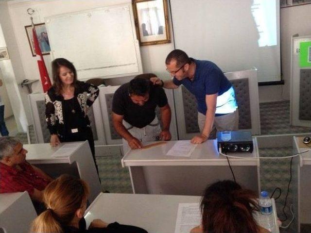 Kuşadası’nda “aile İçi Eğitim“ Semineri