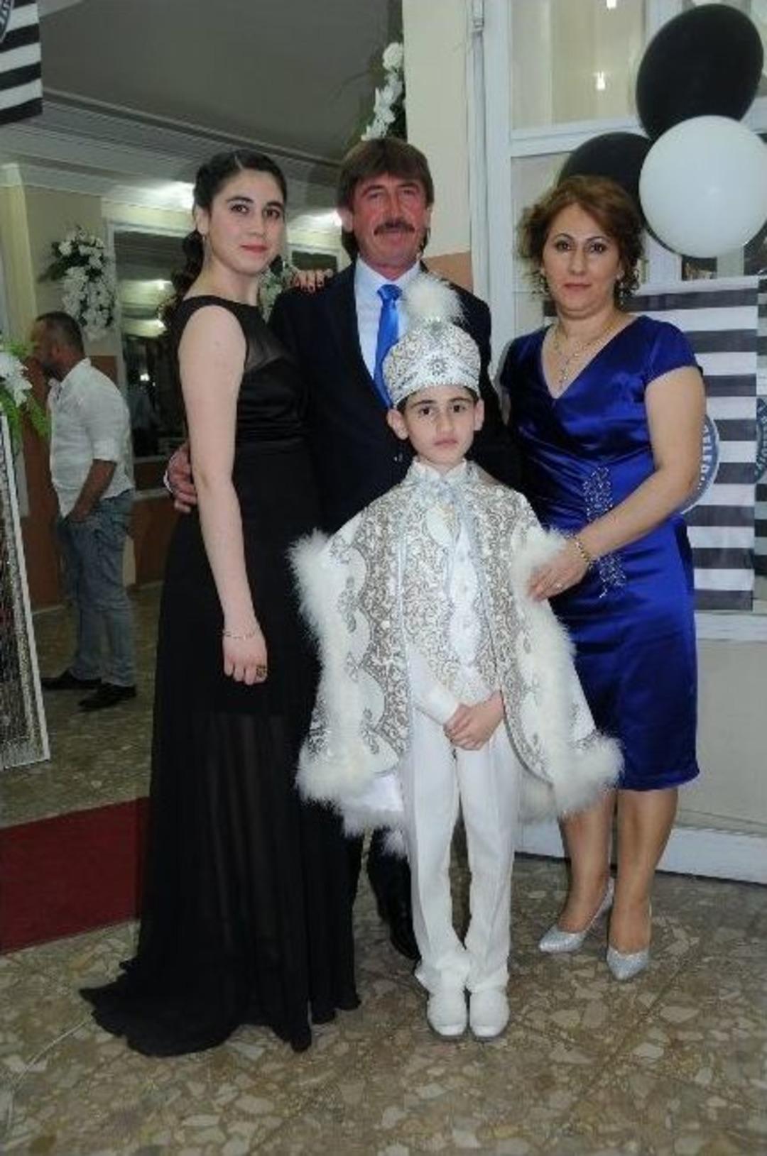 Siyah-beyaz S&uuml;nnet