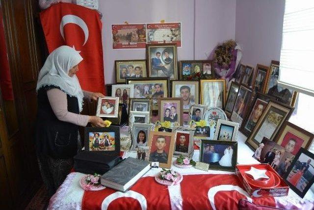 (&ouml;zel Haber) Evlat Hasretiyle Şehit Oğlunun Odasını M&uuml;zeye &Ccedil;evirdi 1