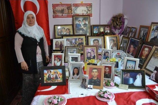 (&ouml;zel Haber) Evlat Hasretiyle Şehit Oğlunun Odasını M&uuml;zeye &Ccedil;evirdi 2