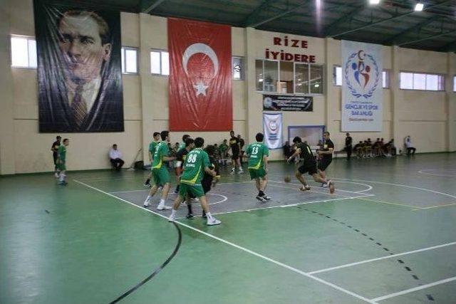 Rize Gen&ccedil; Erkekler Hentbol T&uuml;rkiye Şampiyonası Başladı 1