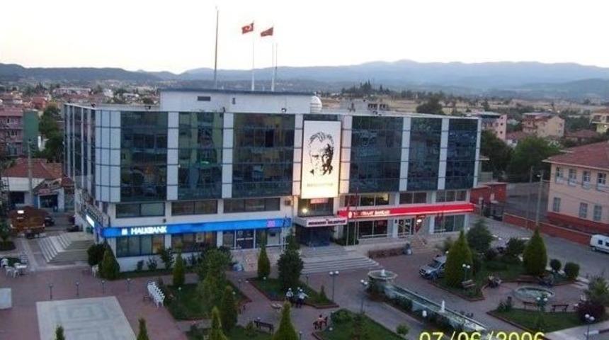 Menderes'te Ak Parti İle Değişim R&uuml;zgarları Esiyor