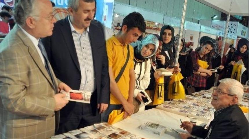 Kaymakam Şirinoğlu Ve Başkan Baran Kitap Fuarında