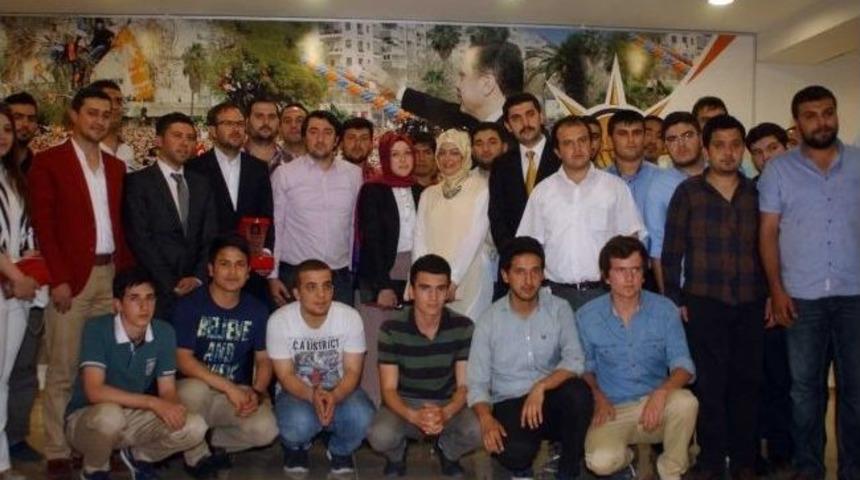 Ak Parti'li Gen&ccedil;lerden &ldquo;gen&ccedil;liğin Siyasete Bakışı&rdquo; Konulu Toplantı