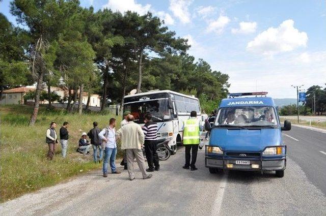 Kucaklarında Can Yelekleriyle Umuda Yolculuk 1
