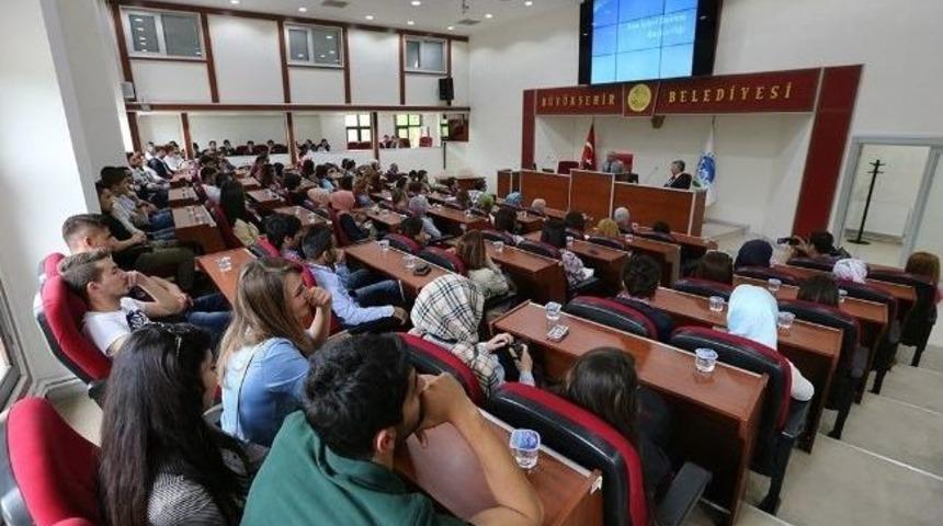 Geleceğin Yerel Y&ouml;neticileri B&uuml;y&uuml;kşehir&rsquo;de