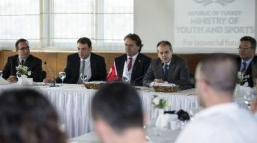 Bakan Kılı&ccedil;, Balkanlardan Gelen Gen&ccedil;lerle Bir Araya Geldi