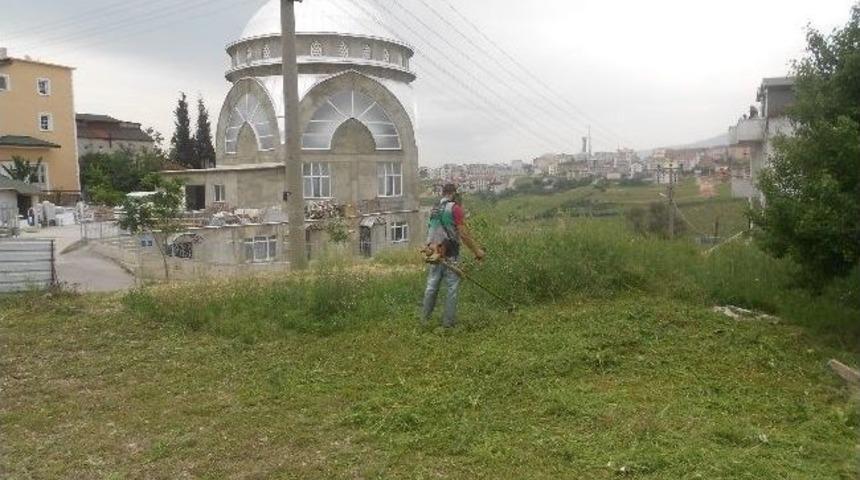 İzmit&rsquo;te Mahalleler Temizleniyor