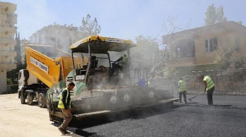 Şahinbey Belediyesi, Yeditepe&rsquo;de İmar Yollarını Asfaltlıyor
