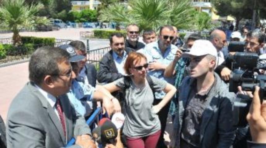 Soma Kaymakamı At&ccedil;ı, Eylem Yapan Maden İş&ccedil;ilerini Dinledi